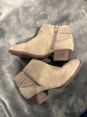Old navy suede beige boots girls